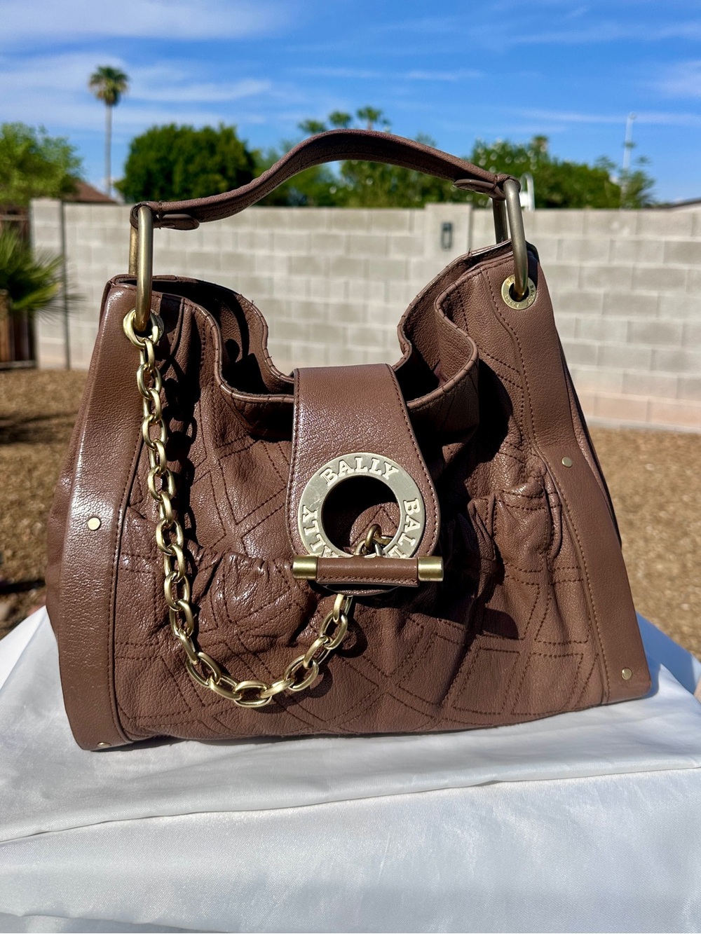 ❌SOLD❌BALLY Made in Switzerland Brown Leather Top Handle Bag Gold Chain